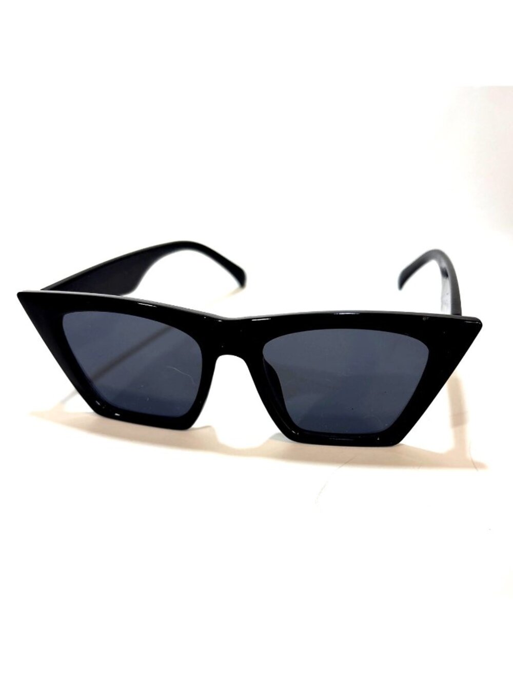 Cat‎ Eye Black Frame Sunglasses With Dark Tinted Lenses